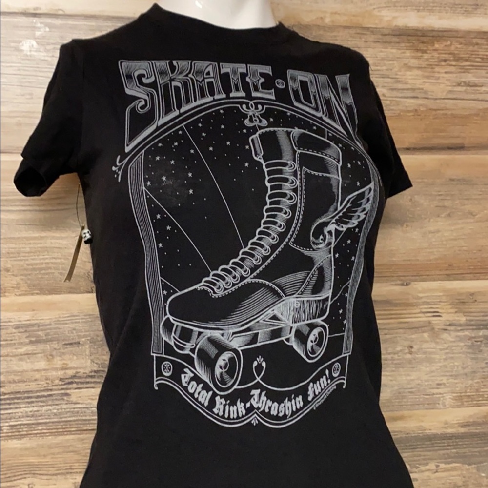 Sourpuss Skate On Short Sleeve Tee NWT G4 - Picture 2 of 2